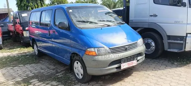 Toyota HiAce 2010 Blue · Photo 1