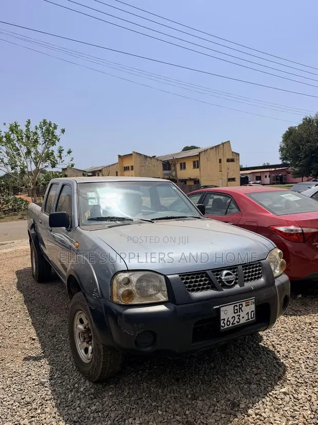 Nissan Hardbody 2010 · Photo 1
