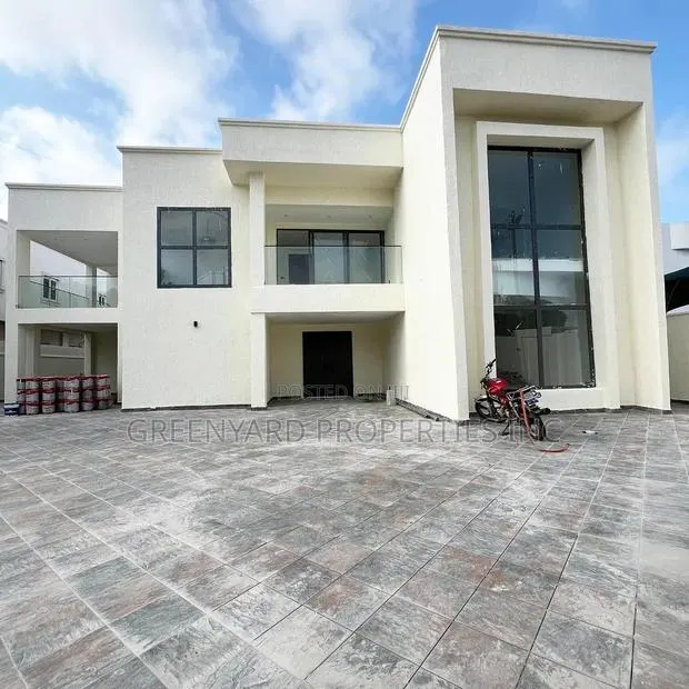 7bdrm House in A&C, East Legon for sale · Photo 1