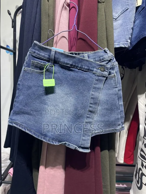 Denim Dkirt · Photo 1