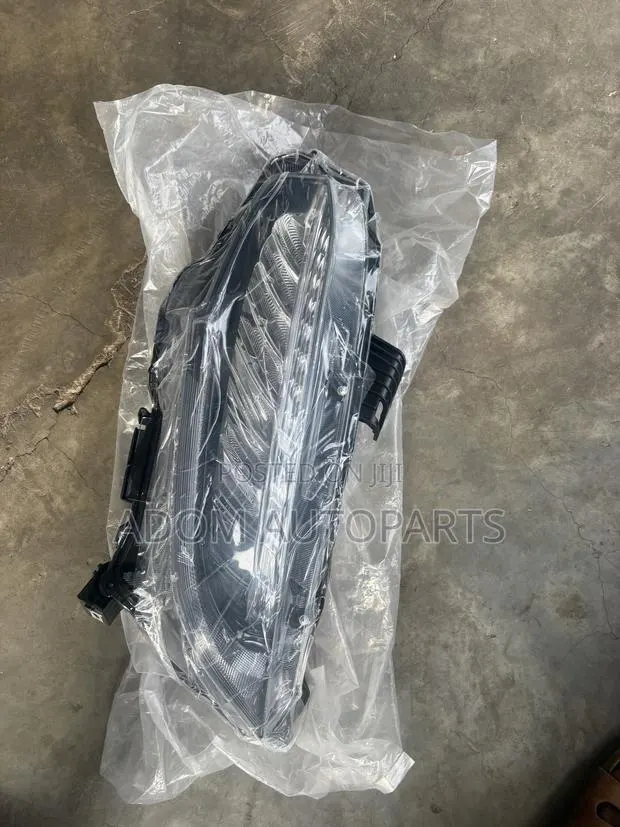 Honda Civic Touring Head Light 2016 2017 2018 2019 2020 · Photo 1