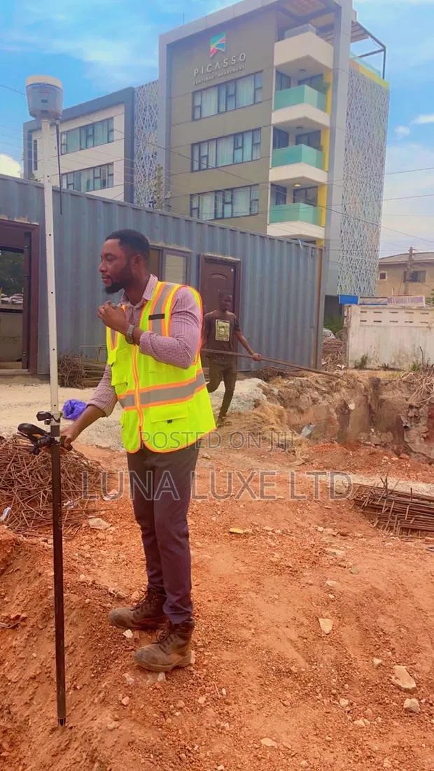 Experienced Surveyor · Photo 1