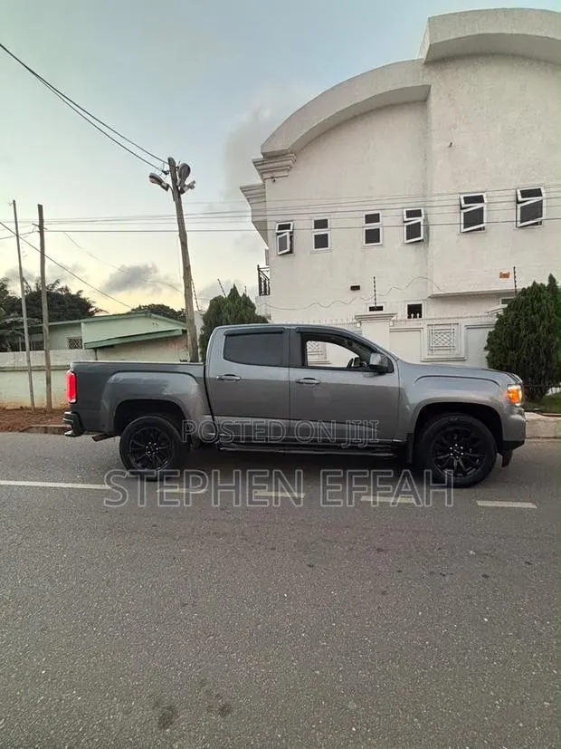 GMC Canyon 2021 Gray · Photo 1