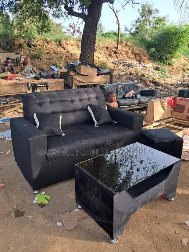 Quality 2in1 Sofa and Centre Table With Footrest · Photo 1