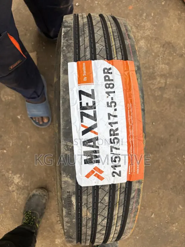215/75r17.5 Tyre · Photo 1