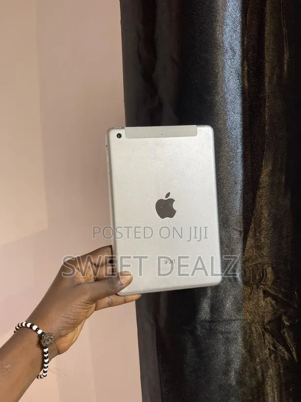 Apple iPad mini 3 64 GB Gray · Photo 1