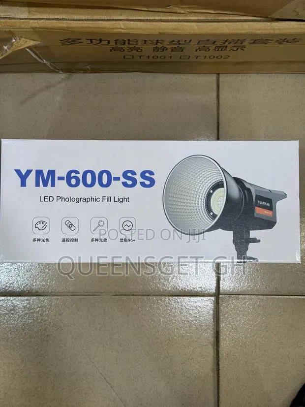 YM 600 SS Studio Light