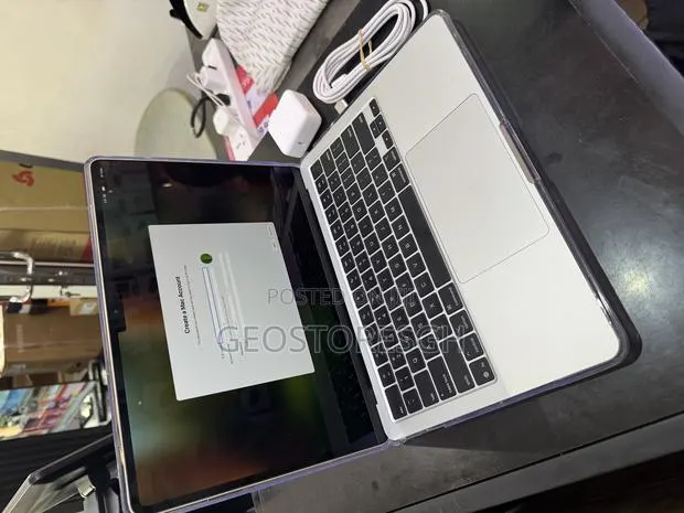 Laptop Apple MacBook Air 2025 M4 13-Inch 16GB Apple M4 SSD 256GB · Photo 1