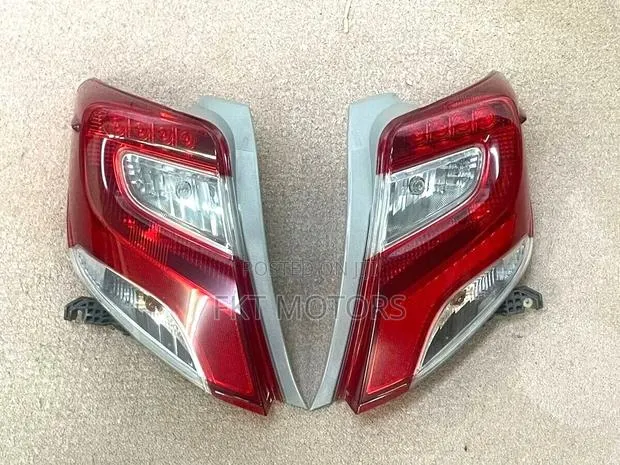 Toyota Vitz Taillight 2014,2015,2016,2017 · Photo 1