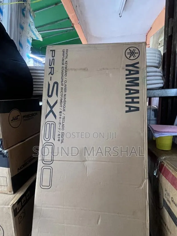 Yamaha Keyboard PSR Sx-600 · Photo 1