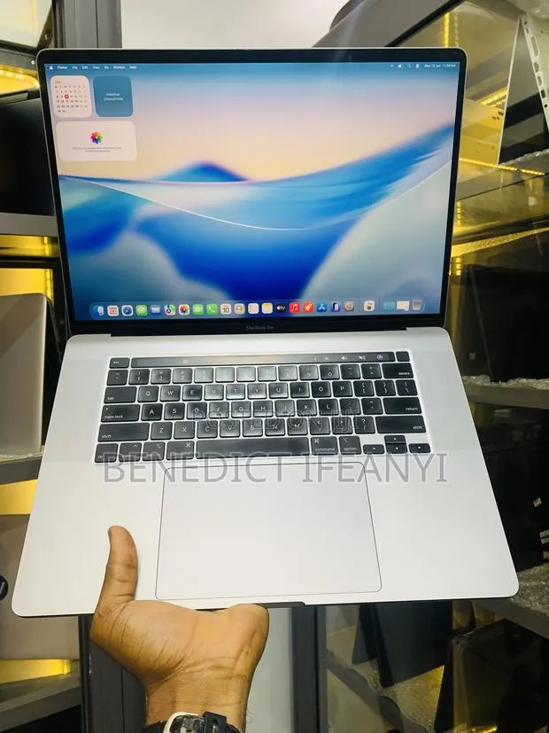 Laptop Apple MacBook Pro 2019 16GB Intel Core i7 SSD 512GB · Photo 1