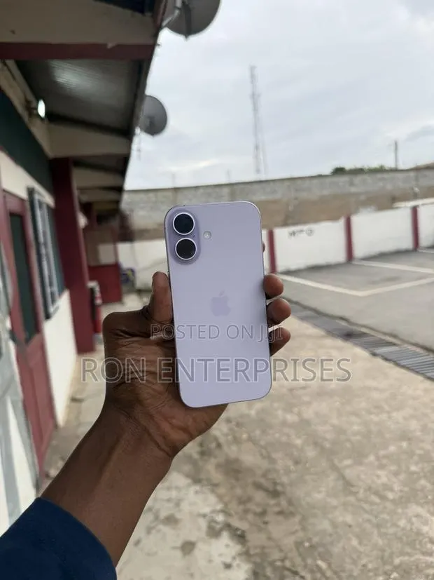 Apple iPhone 17 256 GB Purple · Photo 1