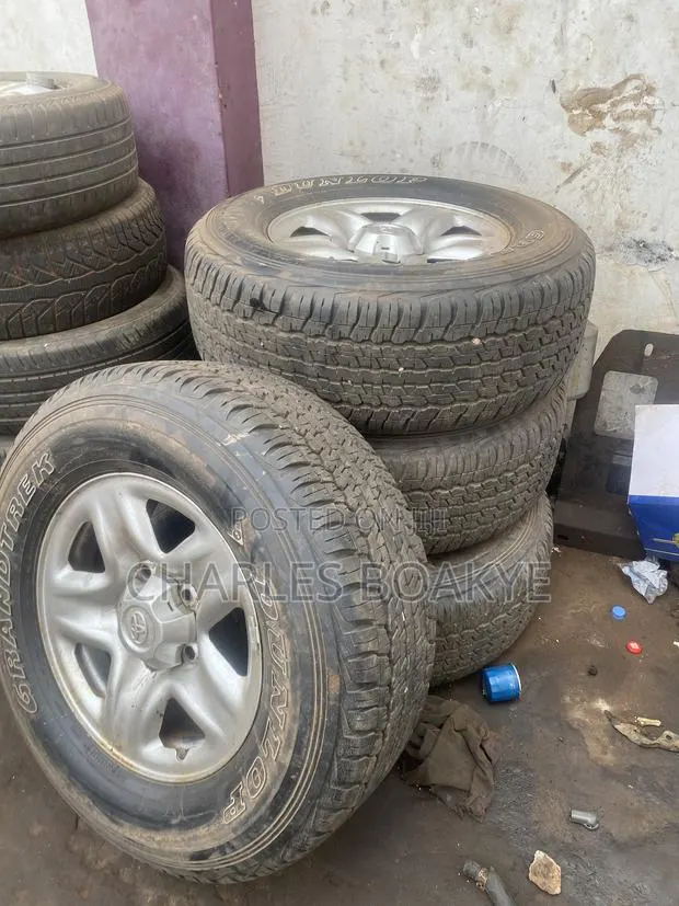 Tires and Rim Land Cruiser 200 · Photo 1