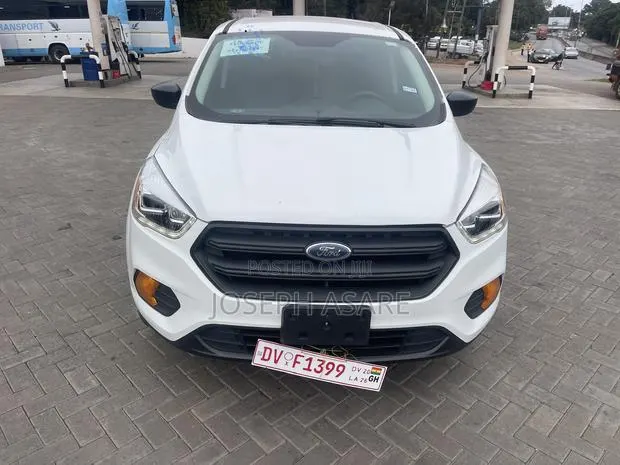 Ford Escape 2016 White · Photo 1