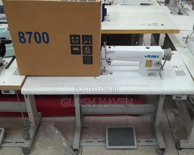 Industrial Sewing Machine · Photo 1