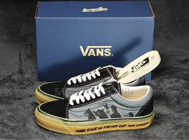 Premium Old Skool Vans · Photo 1