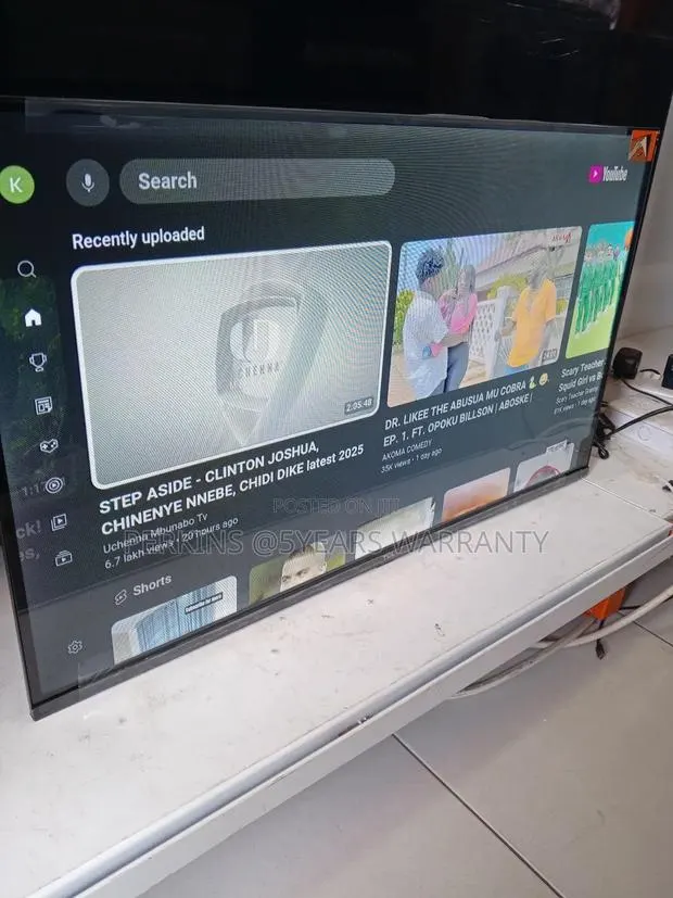 TCL 32 Inches Smart Television With Streaming Apps · Photo 1