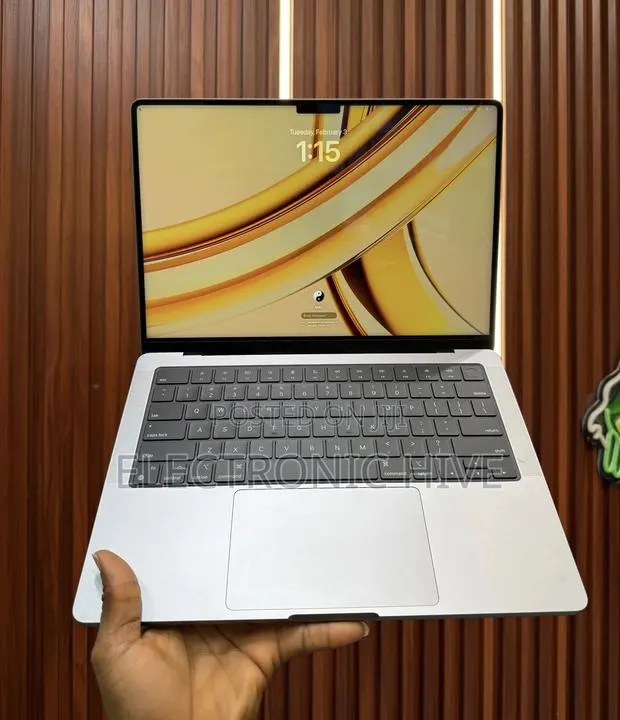 Laptop Apple MacBook Pro 2024 M3 14-Inch 8GB SSD 512GB · Photo 1