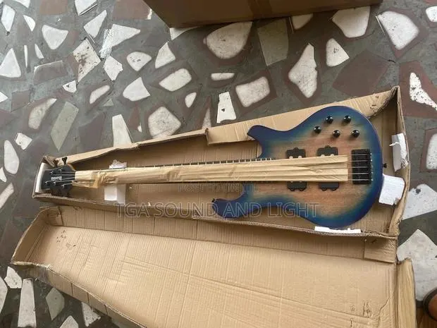 Ibanez Gio Bass Guitar Active · Photo 1