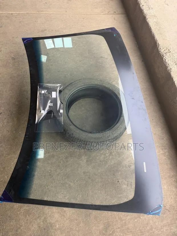 Hyundai Santafe Windscreen 2023 2024 2025 2026 · Photo 1