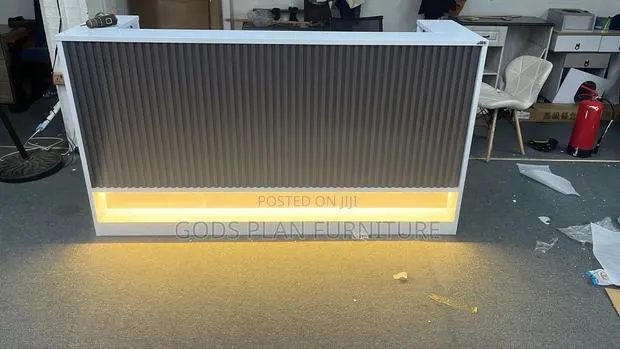 Executive Receptionist Desk · Photo 1