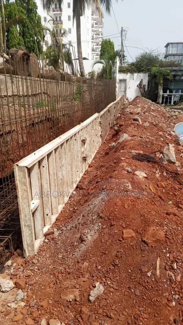 Formworks/Gutter Formwork/Retaining Wall Formwork/Metal Formworks · Photo 1