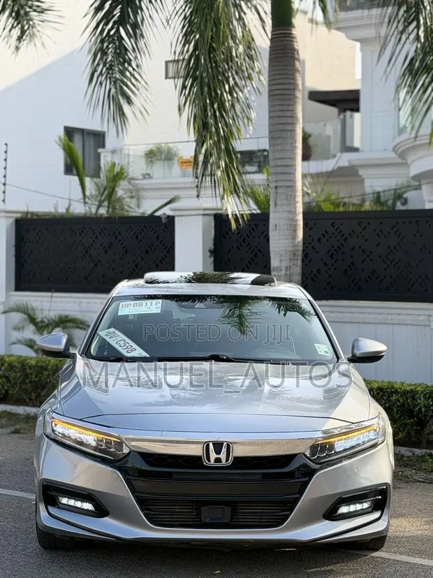 Honda Accord Touring 2.0T 2018 Silver · Photo 1