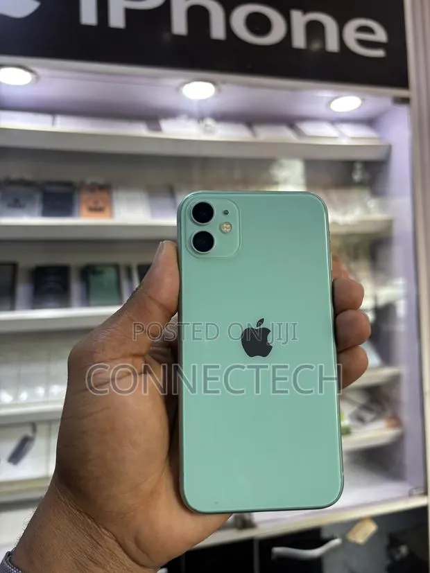 Apple iPhone 11 128 GB Green · Photo 1