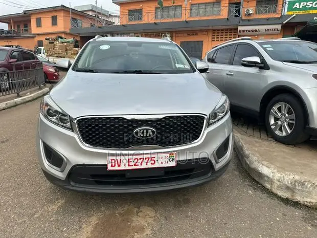 Kia Sorento 2017 Silver · Photo 1