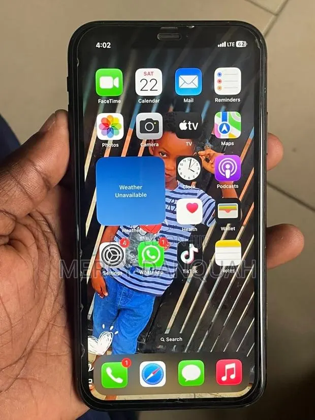 Apple iPhone XR 64 GB Black · Photo 1
