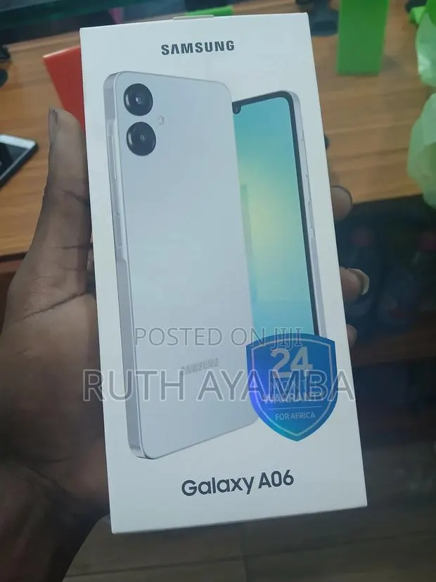 New Samsung Galaxy A06 64 GB Silver · Photo 1