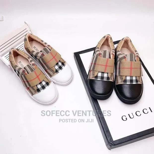 Burberry Kids Shoe in Size 28 · Photo 1