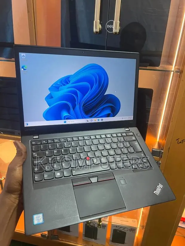 Laptop Lenovo ThinkPad T460s 8GB Intel Core i7 SSD 256GB · Photo 1