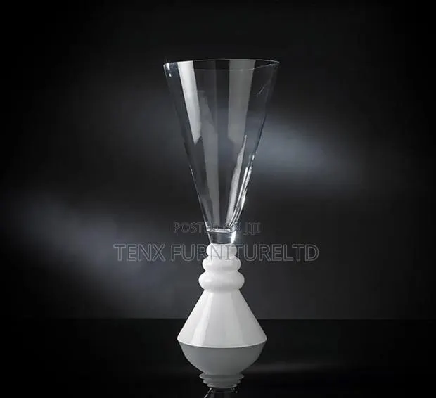 Vases (White Base)Glass · Photo 1