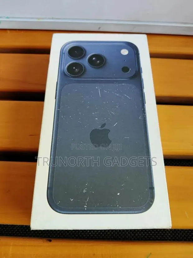 New Apple iPhone 17 Pro 256 GB Blue · Photo 1