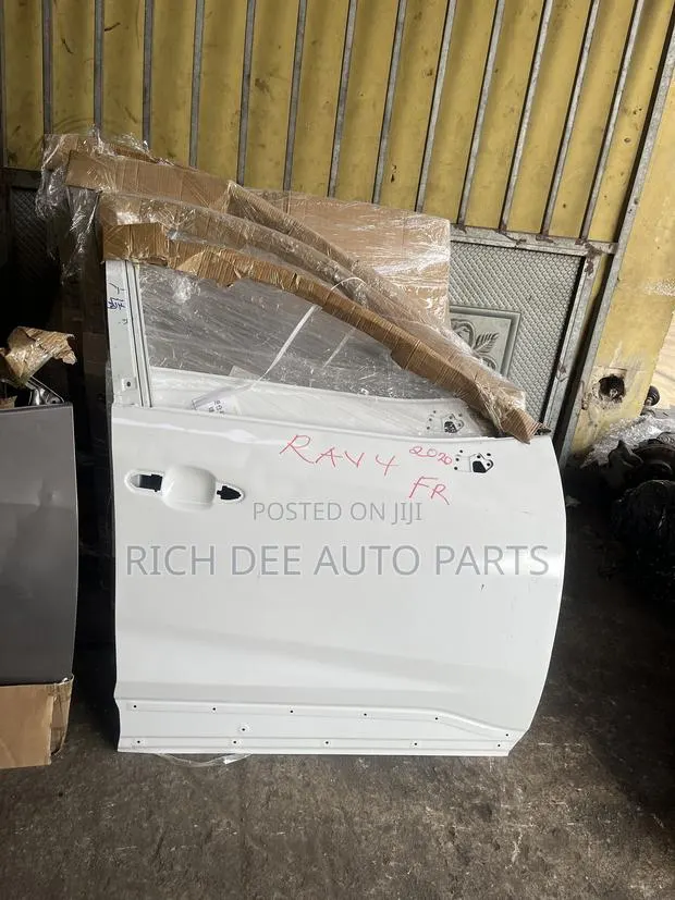Toyota RAV4 2019-2024 Front Door 2020, 2021, 2022, 2023, 2024 · Photo 1