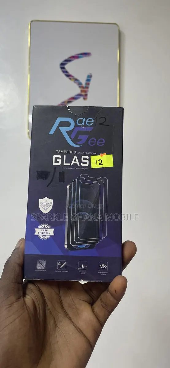Raegee Screen Protector iPhone 12 · Photo 1