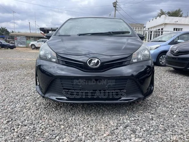 Toyota Vitz 1.3 AWD 3dr 2015 Black · Photo 1