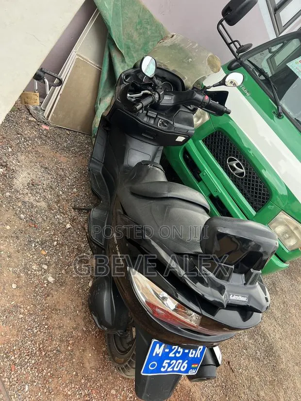 Suzuki Burgman 2019 Black · Photo 1