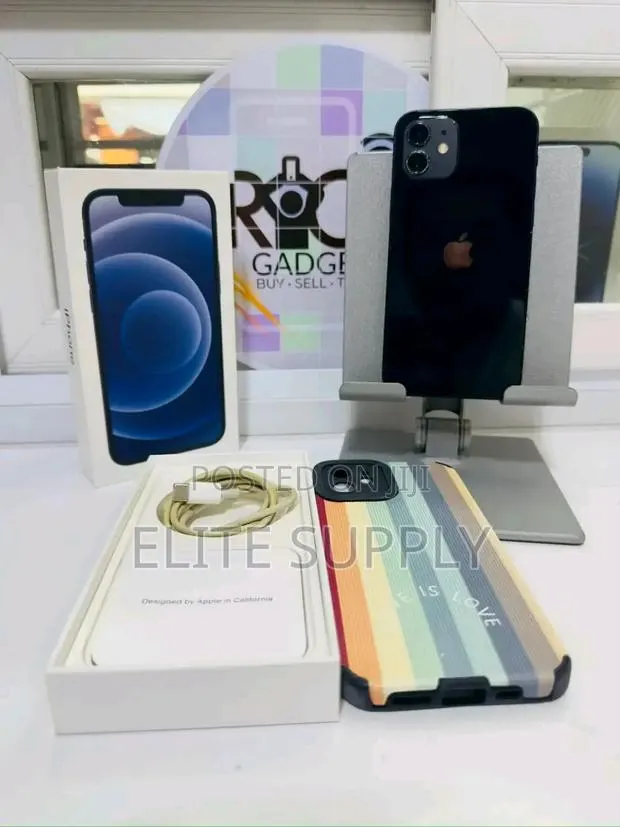 New Apple iPhone 12 256 GB Black · Photo 1