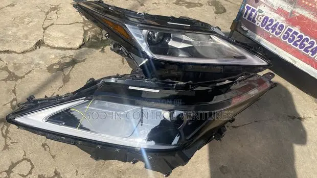Lexus RX 350 2020 Headlight Pair · Photo 1