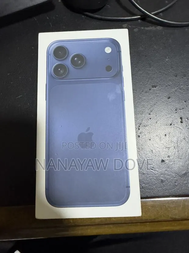 New Apple iPhone 17 Pro Max 256 GB Blue · Photo 1