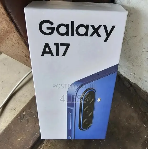 New Samsung Galaxy A17 5G 256 GB Blue · Photo 1