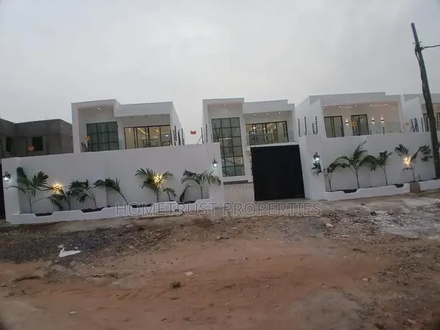 4bdrm Duplex in East Legon Hills, Boundary Road Area for sale · Photo 1