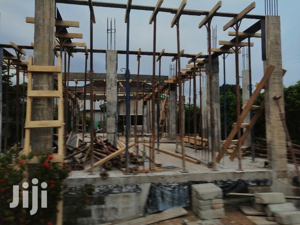Props/Scaffolds/Bamboo/Metals/Decking /Formwork · Photo 2
