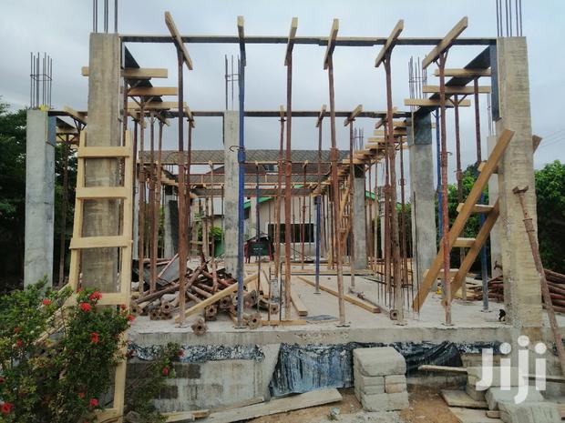 Props/Scaffolds/Bamboo/Metals/Decking /Formwork · Photo 3