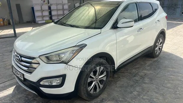 Hyundai Santa Fe 2014 White · Photo 1