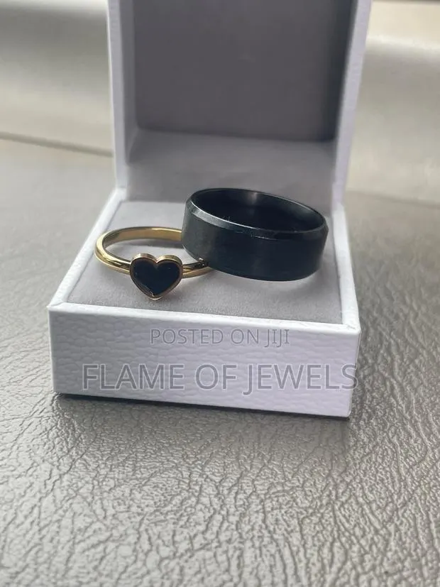 Sweet Heart Couple Rings · Photo 1