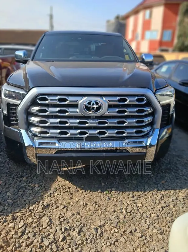 Toyota Tundra 2022 Black · Photo 1