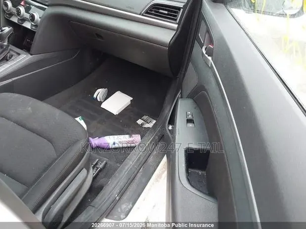 Hyundai Elantra Value Edition 2019 White · Photo 1